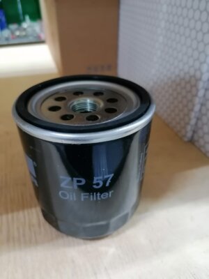 Фильтр масляный автомобильный на спецтехнику FILFILTER ZP 57