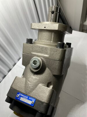 Насос аксиально поршневой (наклон) 85cc BENT AXIS PISTON PUMP-LEFT 1107085AIL4